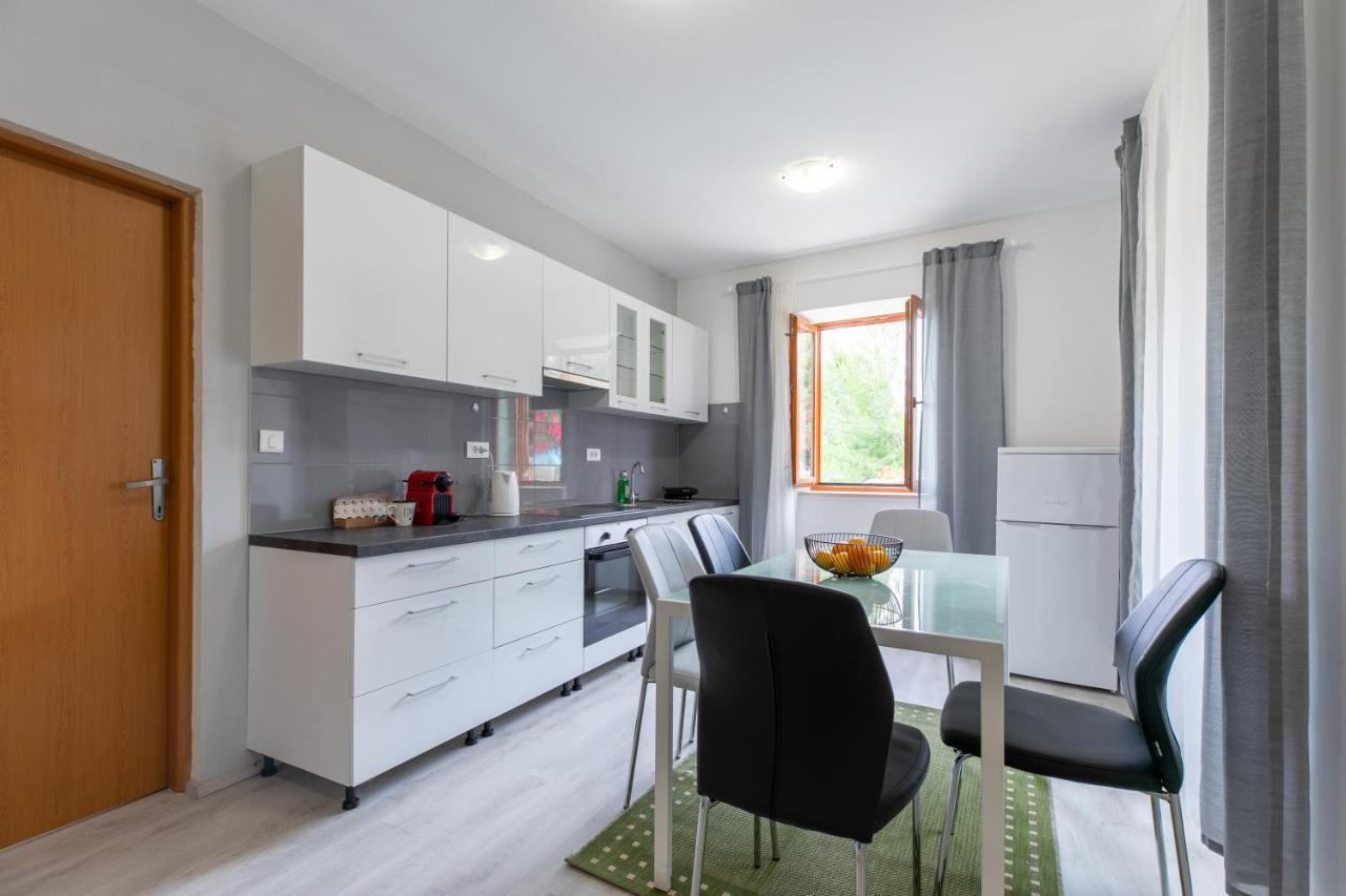 Apartments Kastel Pula Пула Екстер'єр фото